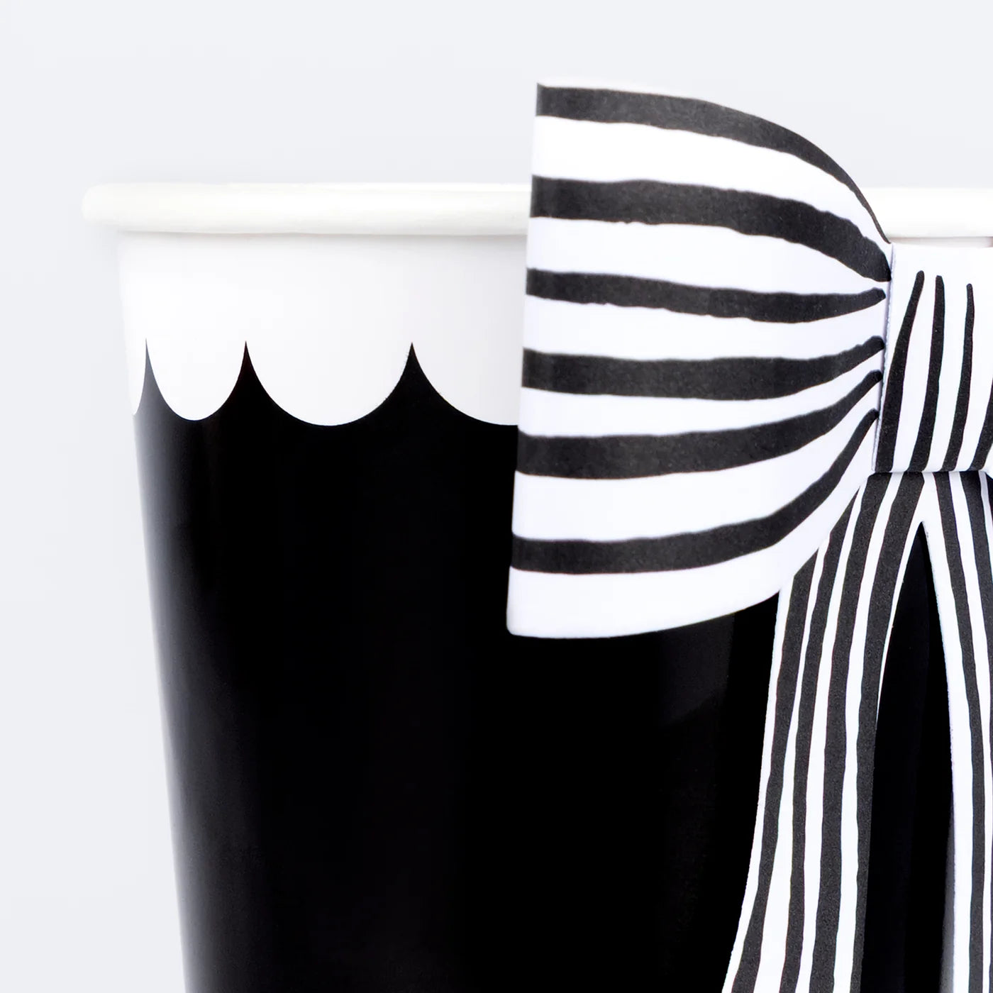 Black/White Bow Cups